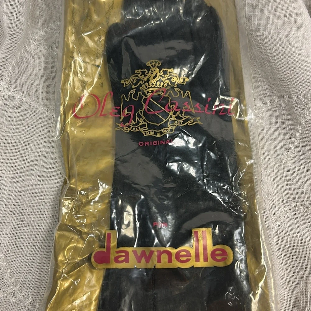 Oleg Cassini Dawnell long gloves with crystal embellishments